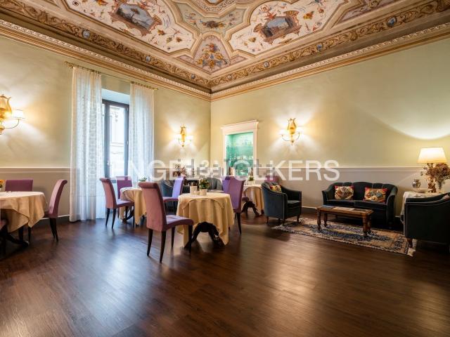 Appartamento in vendita di 400 m² in Via Alfonso la Marmora