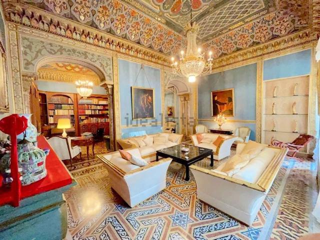 Appartamento in vendita di 400 m² in Via Goffredo Mameli