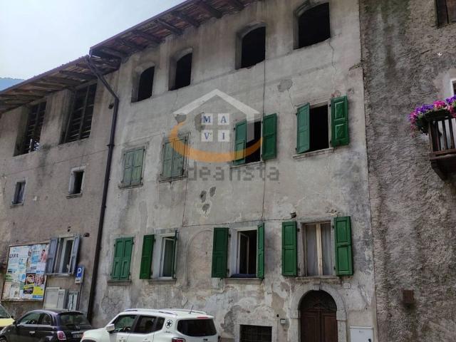 Appartamento in vendita di 400 m² in Via Giuseppe Garibaldi, 115