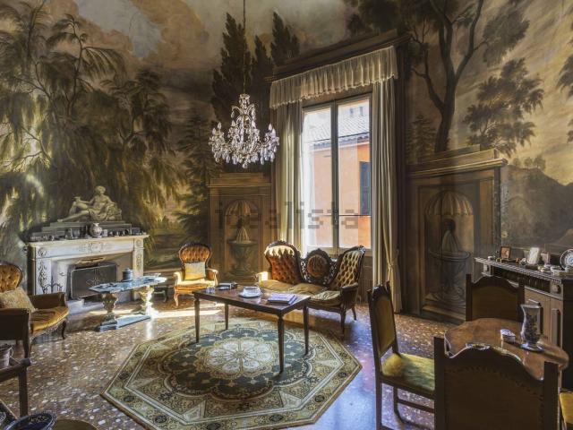 Appartamento in vendita di 400 m² in Via San Vitale