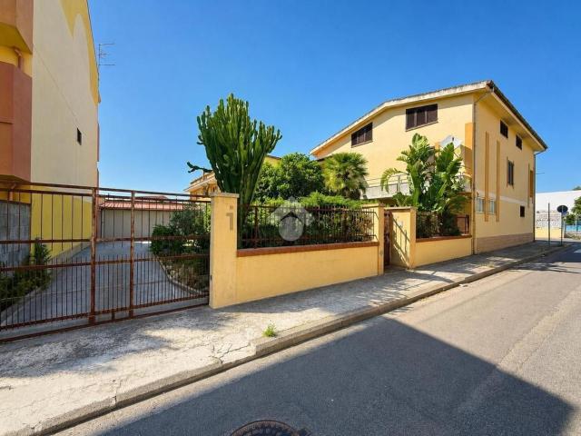 Appartamento in vendita di 400 m² in Via Sicilia, 16