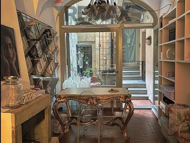Appartamento in vendita di 400 m² in Via Pignolo