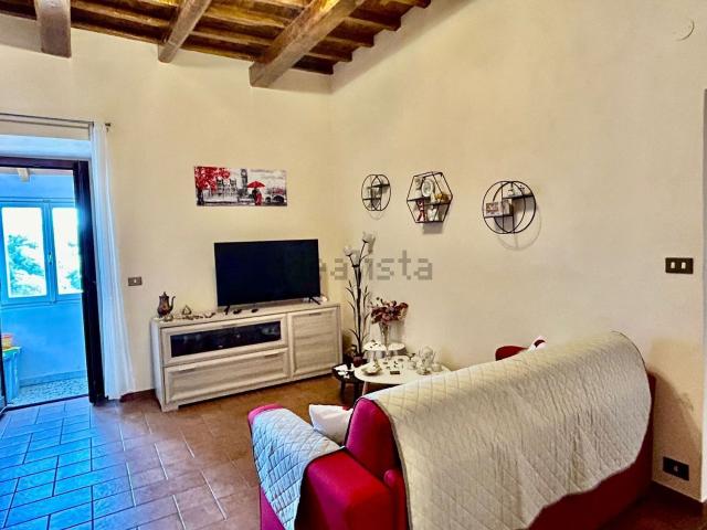 Appartamento in vendita di 400 m² in Via Principe Umberto