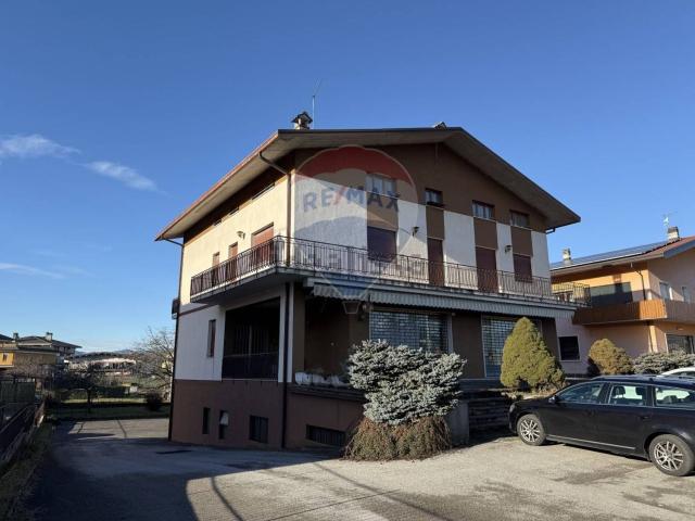Appartamento in vendita di 400 m² in Viale Vasco Salvatelli, 11