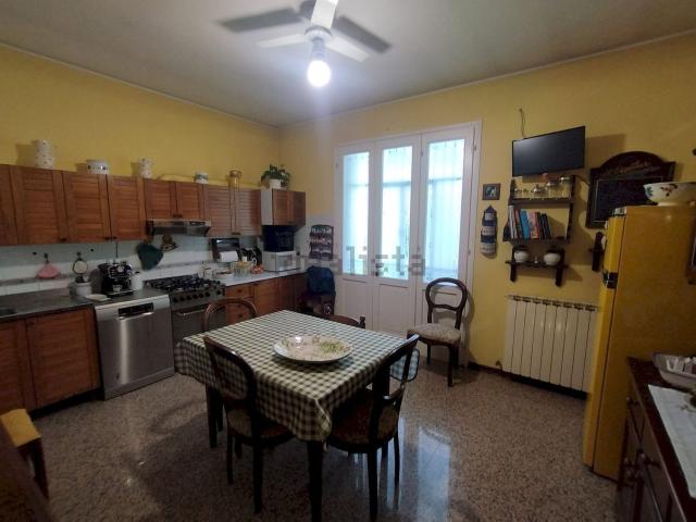 Appartamento in vendita di 400 m² in Via Casette Zanasi