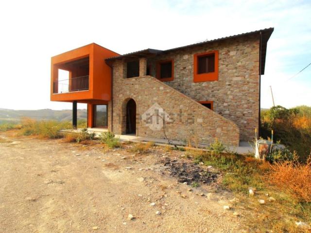 Appartamento in vendita di 400 m² in Contrada Cese, 1