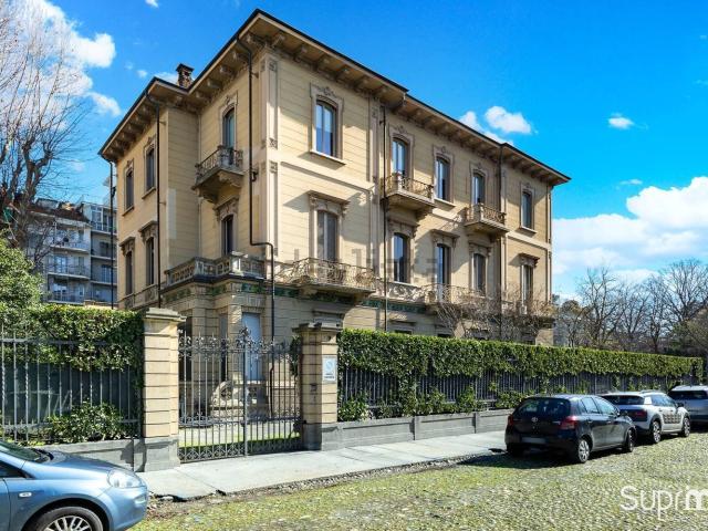 Appartamento in vendita di 400 m² in Corso Duca degli Abruzzi, 14