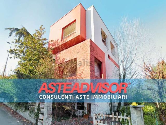 Appartamento in vendita di 402 m² in Via Grandi Pompilio, 41