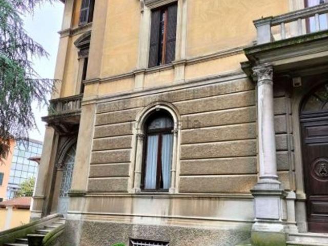 Appartamento in vendita di 404 m² in Via Giuseppe Garibaldi, 99