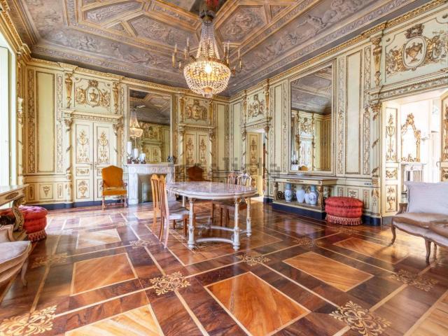 Appartamento in vendita di 404 m² in Via Santa Teresa, 10