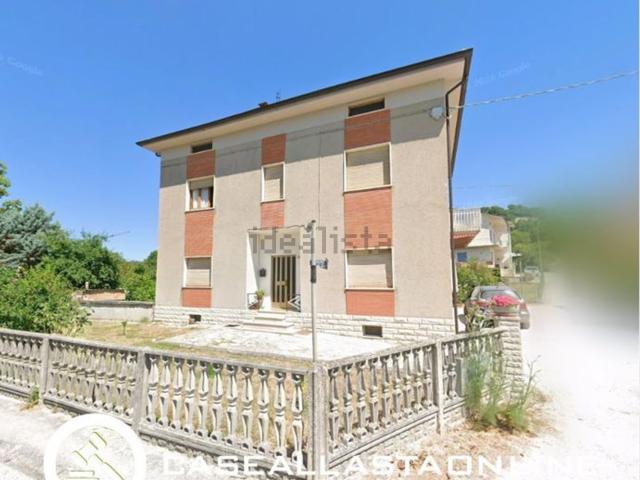 Appartamento in vendita di 406 m² in Via Pole