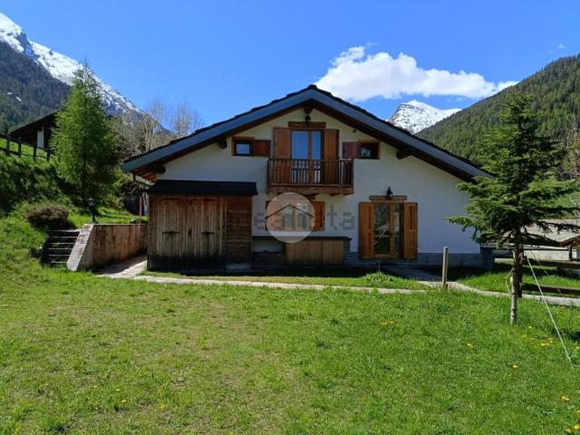 Appartamento in vendita di 40 m² in Frazione Les Toules, 45