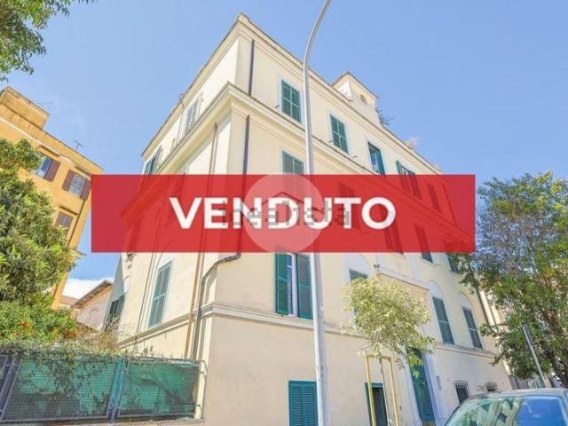 Appartamento in vendita di 40 m² in Via degli Orti della Farnesina, 11