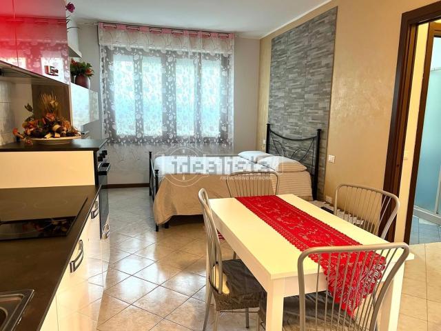 Appartamento in vendita di 40 m² in Via Eugenio Cantoni, 85
