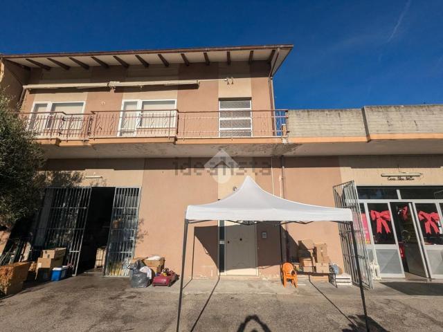 Appartamento in vendita di 410 m² in Via Abbazia