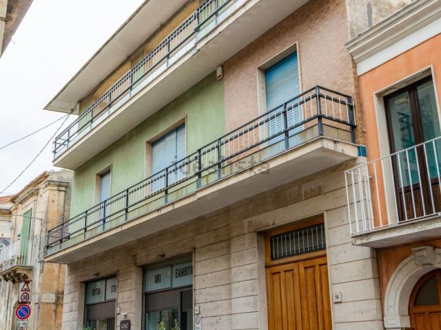 Appartamento in vendita di 410 m² in Via Gaetano Italia, 58