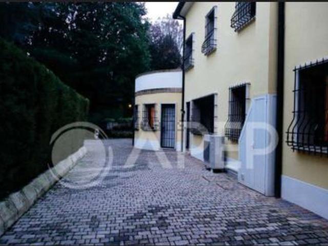 Appartamento in vendita di 410 m² in Via dei Mille, 12