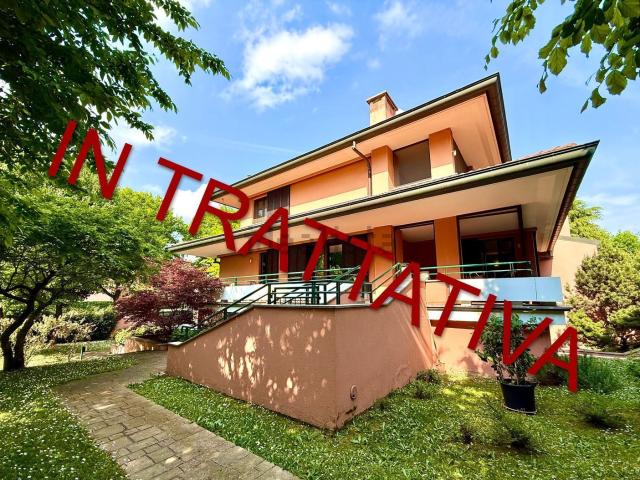Appartamento in vendita di 410 m² in Via Ludovico Ariosto