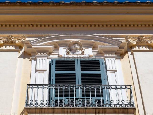 Appartamento in vendita di 410 m² in Via Portacatena, 24