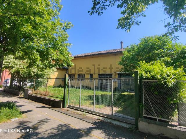 Appartamento in vendita di 425 m² in Via R. Valeriani, 3