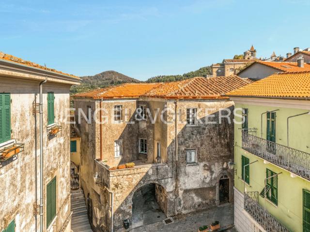 Appartamento in vendita di 427 m² in Via Antonio Gramsci