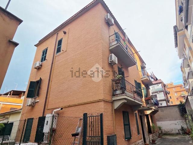 Appartamento in vendita di 42 m² in Via delle Palme, 170