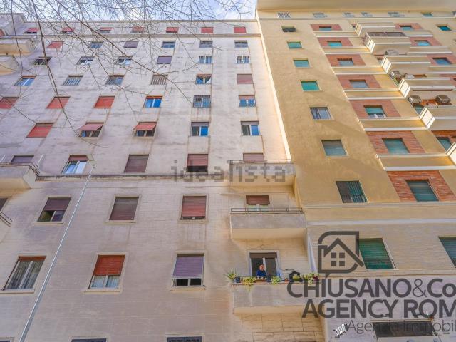 Appartamento in vendita di 42 m² in Viale delle Provincie, 114