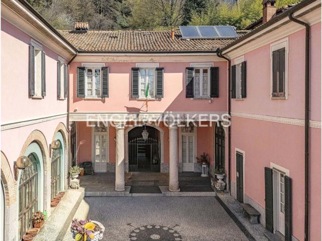 Appartamento in vendita di 430 m² in Via Cadorna