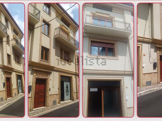Appartamento in vendita di 431 m² in Strada Savoia, 8