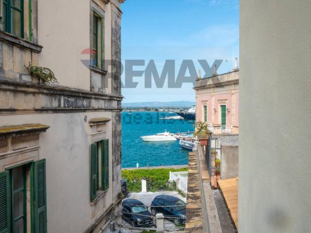 Appartamento in vendita di 47 m² in Via della Amalfitania, 66