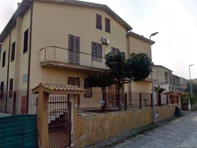 Appartamento in vendita di 443 m² in Via Francesco Tripodi