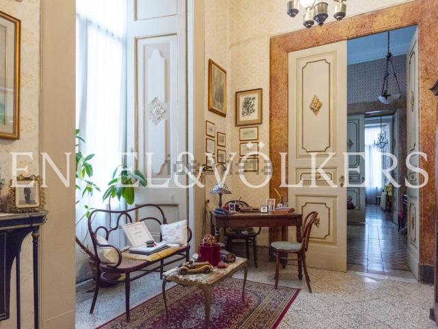 Appartamento in vendita di 445 m² in Via dei Tribunali, 362