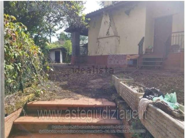 Appartamento in vendita di 447 m² in Via Poggio Fiorito