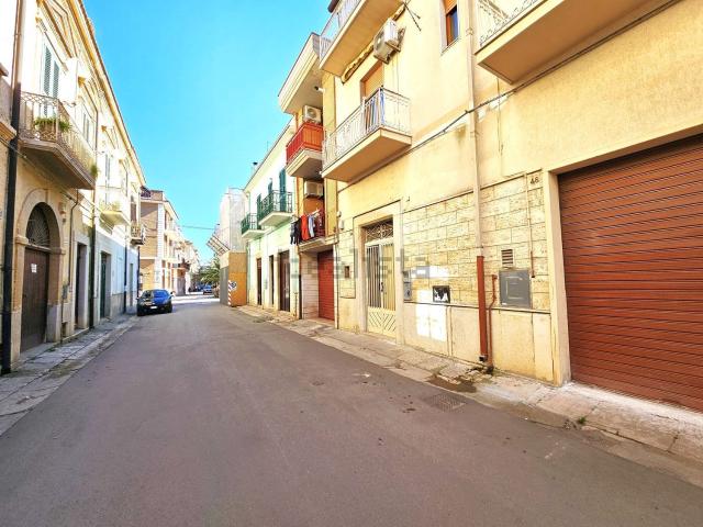 Appartamento in vendita di 44 m² in Via Ugo Foscolo