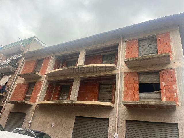Appartamento in vendita di 450 m² in Via Città di Palermo