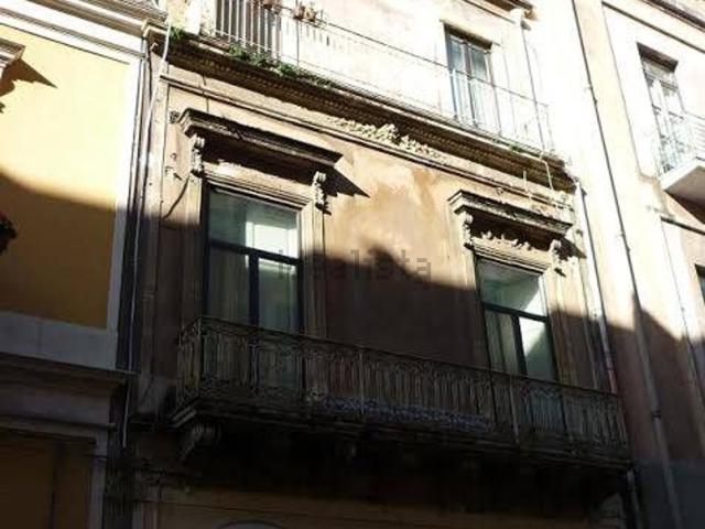 Appartamento in vendita di 450 m² in Via Aloi, 47
