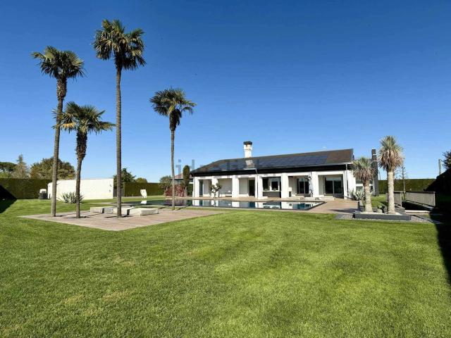 Appartamento in vendita di 450 m² in Via Enrico Fermi, 60