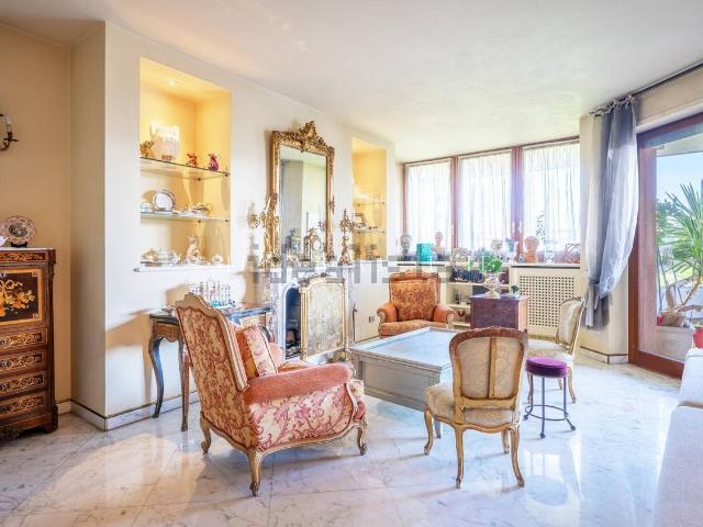 Appartamento in vendita di 450 m² in Via Ippodromo, 105