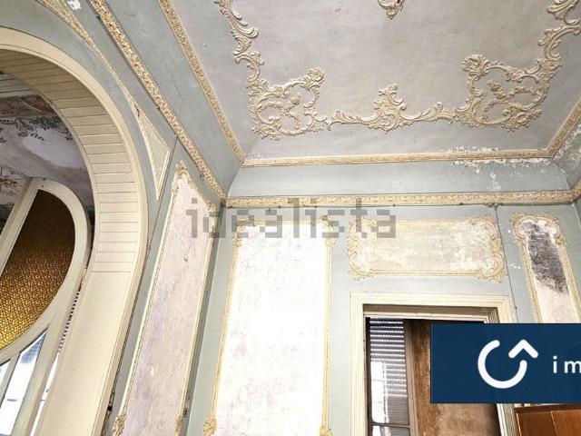 Appartamento in vendita di 450 m² in Via Ozieri