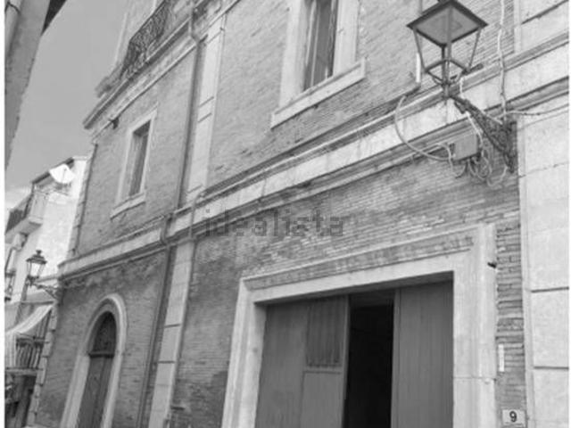 Appartamento in vendita di 450 m² in Salita Castello