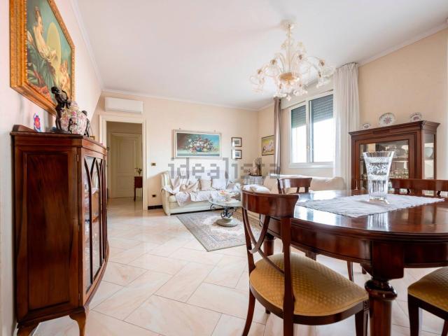 Appartamento in vendita di 456 m² in Via Caravaggio, 12