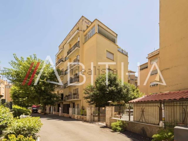 Appartamento in vendita di 45 m² in Via Ugo Fleres