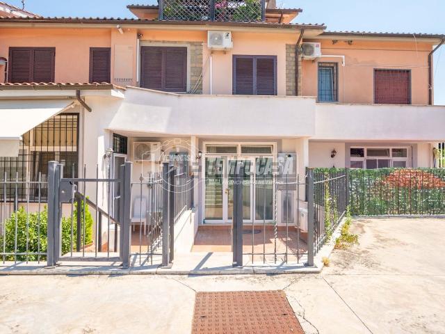Appartamento in vendita di 45 m² in Viale Poggio dei Pini, 48