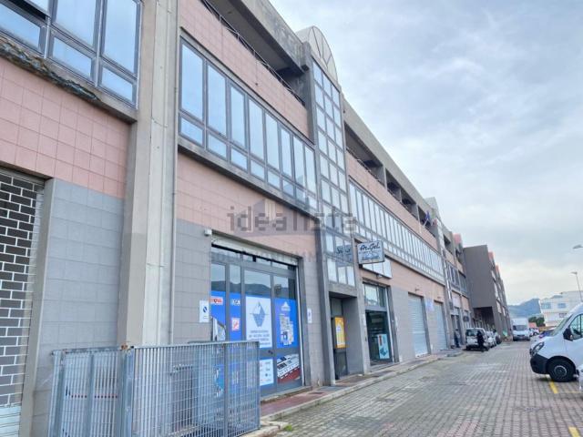 Appartamento in vendita di 466 m² in Via Giuseppe La Farina