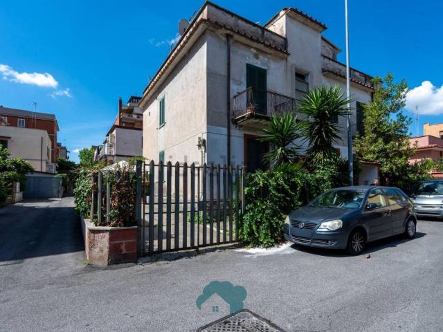Appartamento in vendita di 46 m² in Via Angelo Tanfani
