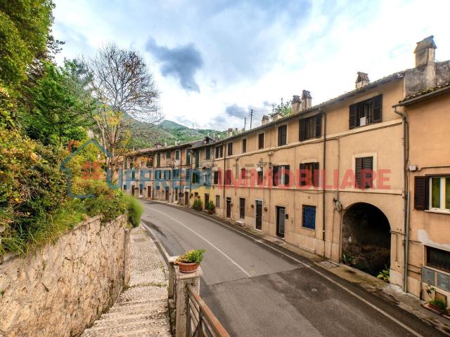Appartamento in vendita di 46 m² in Via Papa Braschi