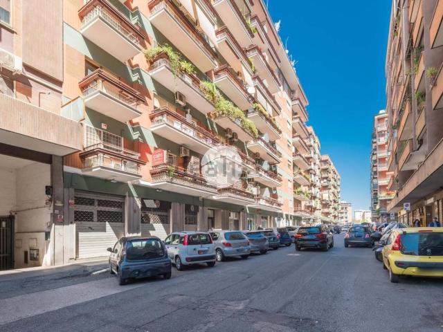 Appartamento in vendita di 48 m² in Via Renato Simoni, 27