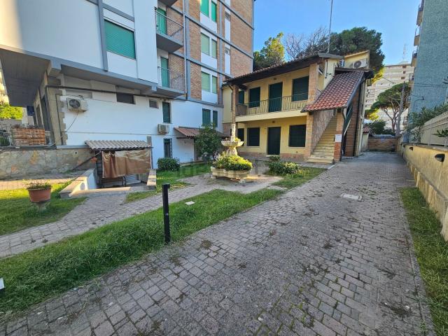 Appartamento in vendita di 48 m² in Viale Giacomo Leopardi, 1