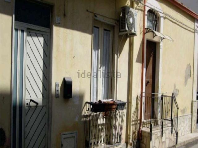 Appartamento in vendita di 494 m² in Via Platamone, 109