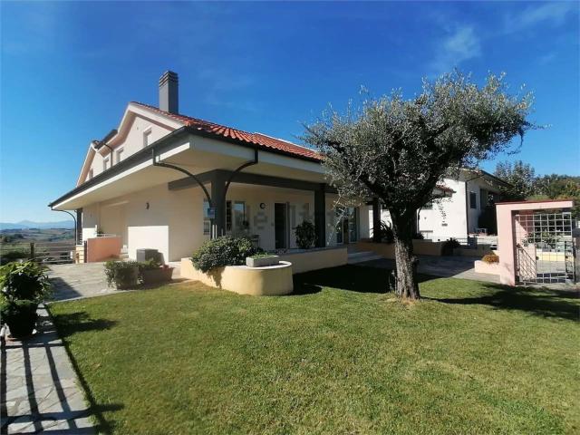 Appartamento in vendita di 500 m² in Via Croce, 49